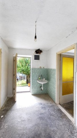 Eladó családi ház, Márkházán 6.5 M Ft, 2 szobás