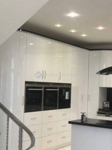 Eladó családi ház, Szécsényen 139 M Ft, 5 szobás