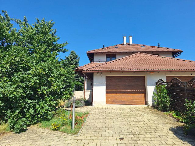 Eladó családi ház, Budajenőn 179 M Ft, 4+1 szobás