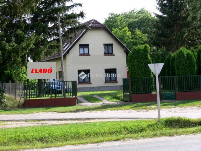 Eladó családi ház, Tápióbicskén 40 M Ft, 3 szobás