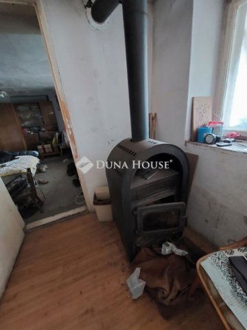 Eladó családi ház, Baján 11.9 M Ft, 2 szobás