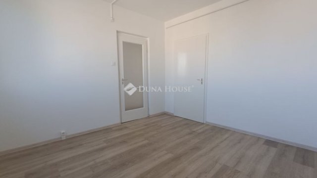 Eladó panellakás, Kecskeméten 45.9 M Ft, 2 szobás