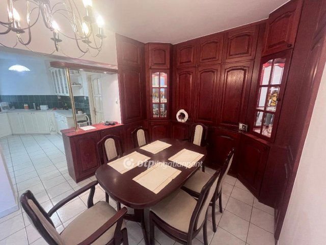 Eladó téglalakás, Szegeden 89.9 M Ft, 3 szobás