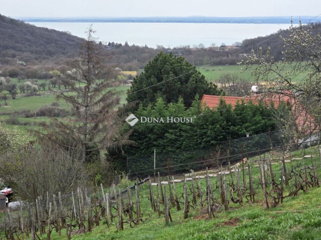 Eladó telek, Felsőörsön 15 M Ft / költözzbe.hu