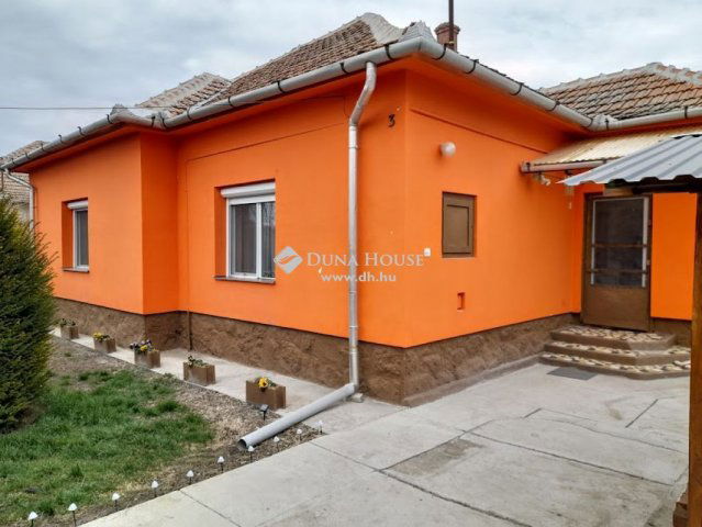 Eladó családi ház, Kondoroson 23 M Ft, 3 szobás