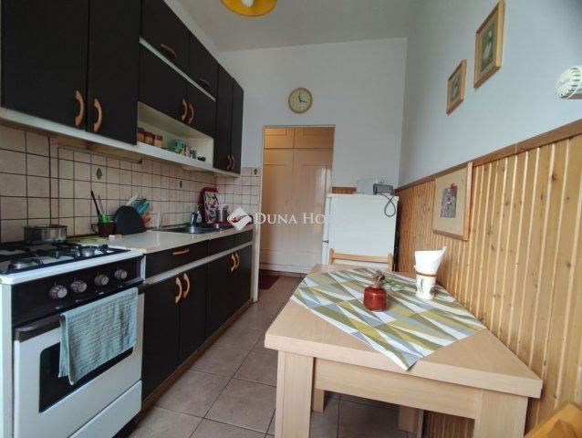 Eladó panellakás, Pécsett 47 M Ft, 2 szobás