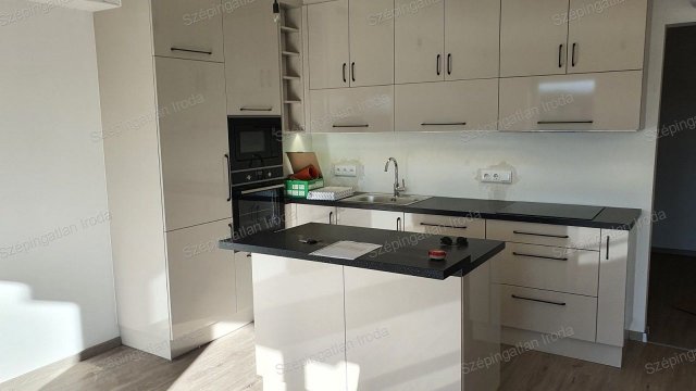 Eladó téglalakás, Sopronban 66 M Ft, 2 szobás