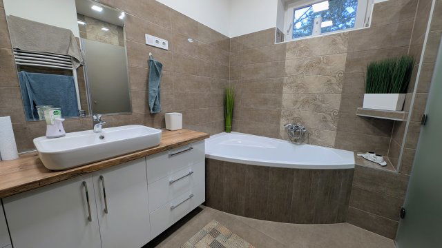 Eladó családi ház, Helvécián 79.9 M Ft, 3 szobás