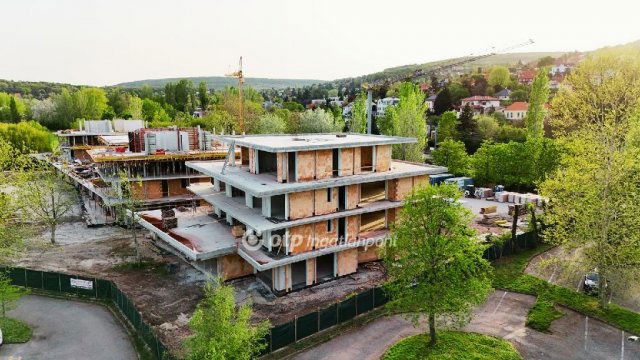 Eladó téglalakás, Balatonalmádiban 99.584 M Ft, 2 szobás