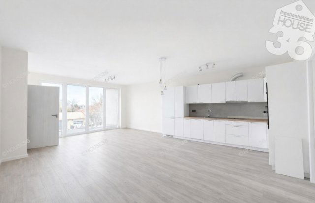 Eladó téglalakás, Kecskeméten 89.99 M Ft, 4 szobás