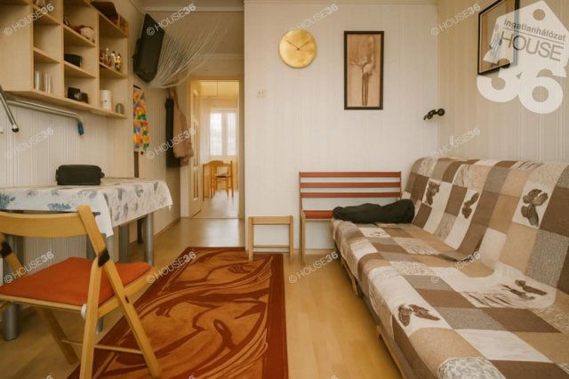 Eladó téglalakás, Siófokon 35.9 M Ft, 1 szobás