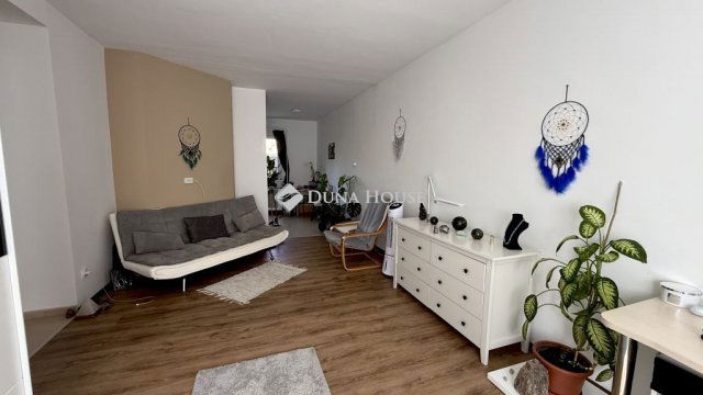 Eladó téglalakás, Szegeden, Kinizsi Pál utcában 75 M Ft
