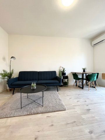 Eladó téglalakás, Pécsett 64.9 M Ft, 2+1 szobás