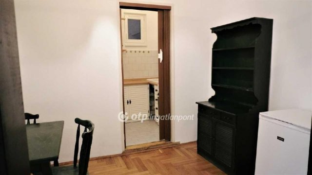 Eladó téglalakás, Budapesten, V. kerületben 83.9 M Ft, 2 szobás