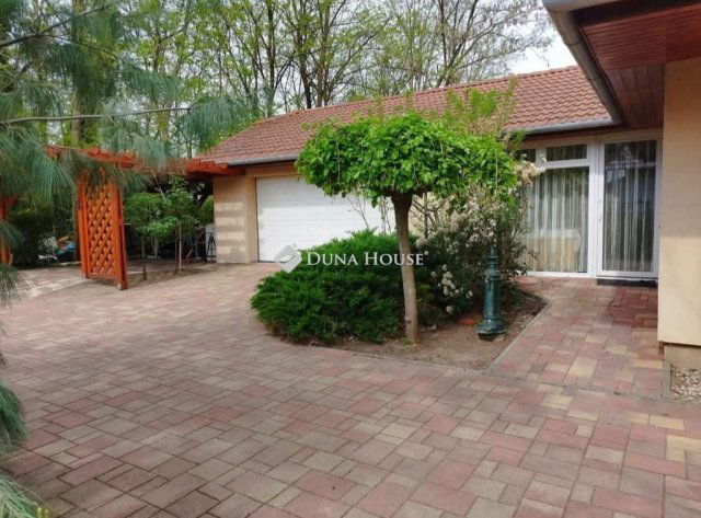 Eladó családi ház, Hernádon 114 M Ft, 5 szobás