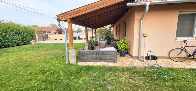 Eladó ikerház, Délegyházán 117 M Ft, 4 szobás