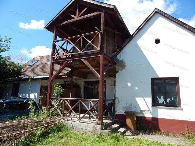 Eladó üzlethelyiség, Segesden 30 M Ft, 2 szobás