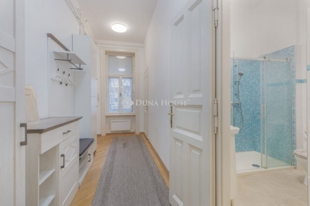 Eladó téglalakás, Budapesten, VII. kerületben 84 M Ft, 2 szobás