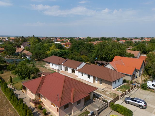 Eladó ikerház, Kartalon 99.99 M Ft, 1+3 szobás