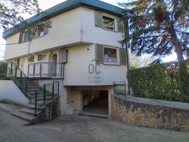 Eladó ikerház, Budapesten, II. kerületben 200 M Ft, 5 szobás