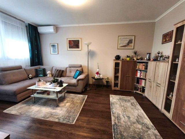 Eladó panellakás, Budapesten, III. kerületben 69.5 M Ft, 2 szobás