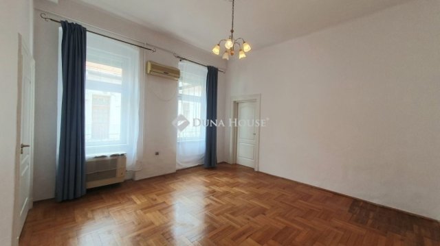 Eladó téglalakás, Budapesten, VII. kerületben 59.99 M Ft
