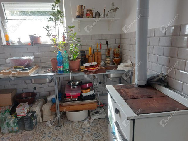 Eladó családi ház, Győrújbaráton 165 M Ft, 4 szobás