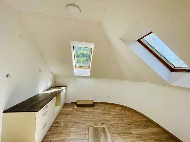 Eladó téglalakás, Vácon 49.5 M Ft, 1 szobás