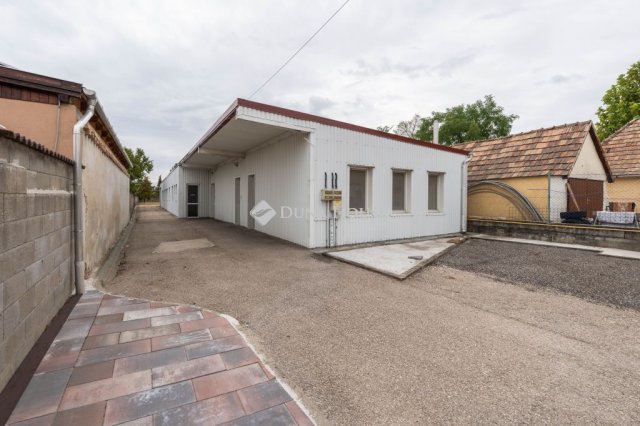 Eladó ipari ingatlan, Bajon 150 M Ft / költözzbe.hu