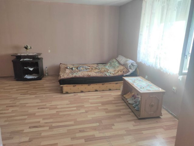 Eladó családi ház, Kisnyárádon 6 M Ft, 3 szobás