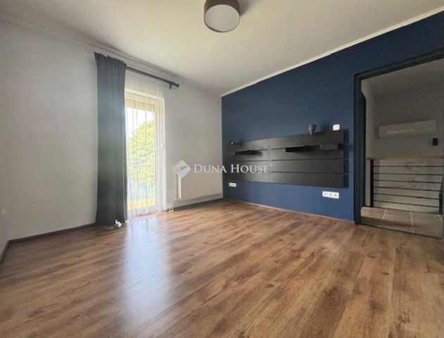 Eladó téglalakás, Üllőn 93 M Ft, 2+2 szobás
