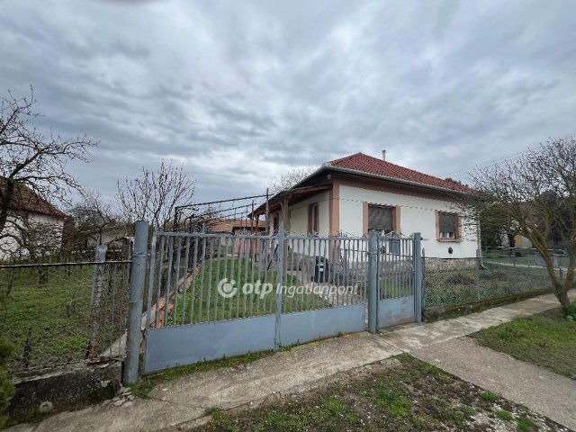 Eladó családi ház, Kerecsenden 23 M Ft, 2 szobás
