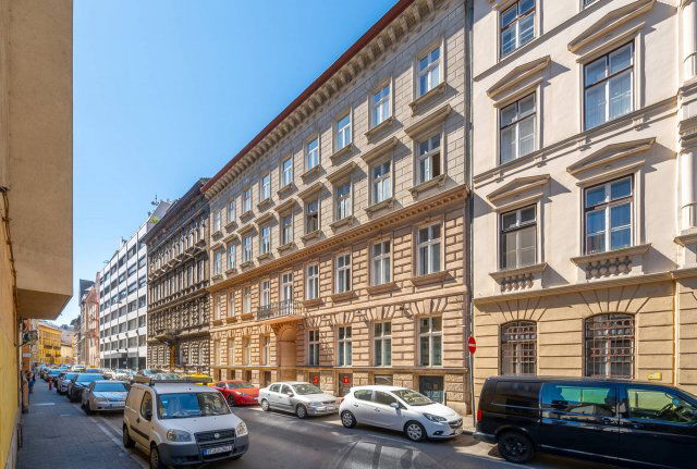 Eladó téglalakás, Budapesten, V. kerületben 169.9 M Ft
