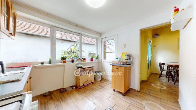 Eladó családi ház, Mezőkeresztesen 23.3 M Ft, 4 szobás