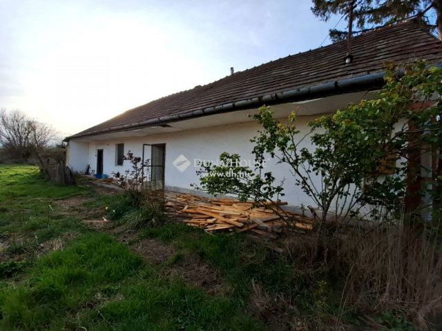 Eladó családi ház, Kálozon 13 M Ft, 1 szobás