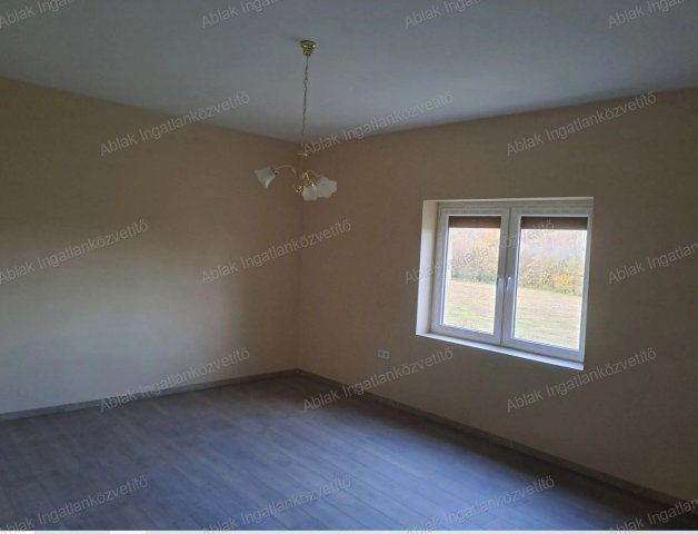 Eladó családi ház, Bedegkéren 54 M Ft, 3 szobás