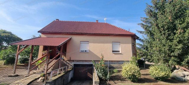 Eladó családi ház, Kecskeméten 68.9 M Ft, 4 szobás