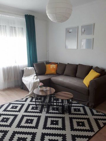 Kiadó téglalakás, albérlet, Pécsett, Móricz Zsigmond téren