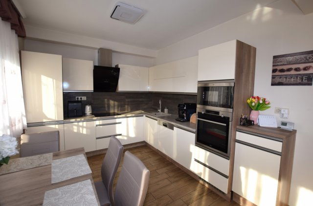 Eladó ikerház, Debrecenben 169 M Ft, 4 szobás