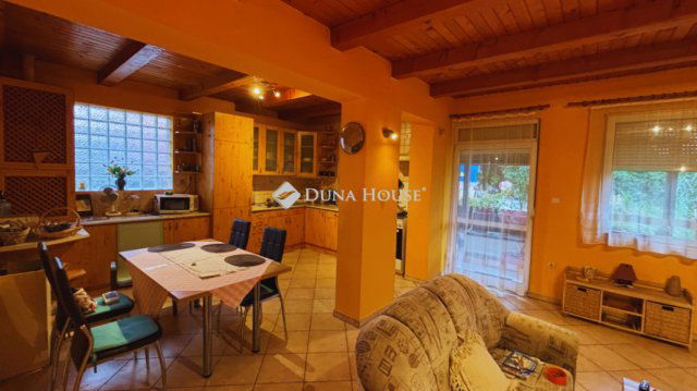 Eladó családi ház, Ongán 46.8 M Ft, 5 szobás