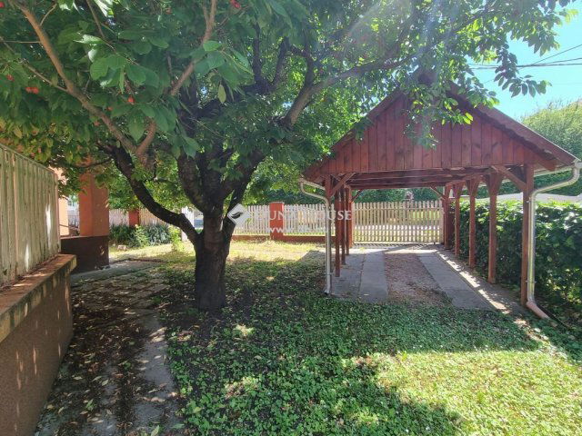 Eladó családi ház, Gárdonyban 99 M Ft, 8 szobás