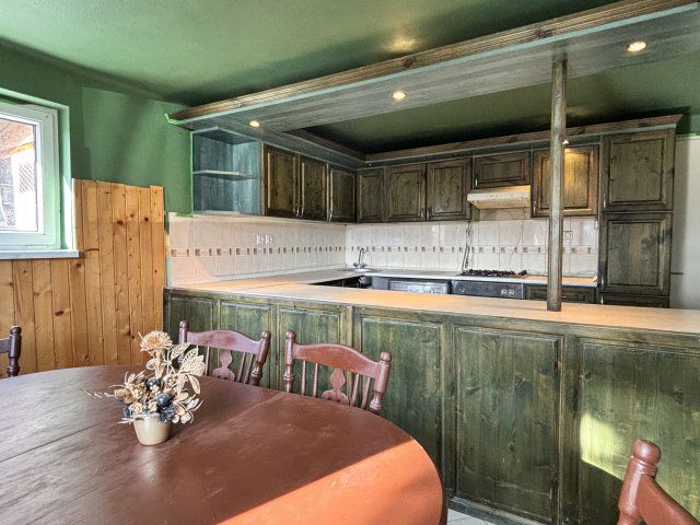 Eladó családi ház, Szokolyán 99.99 M Ft, 5 szobás