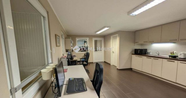 Eladó ipari ingatlan, Siófokon 398 M Ft / költözzbe.hu