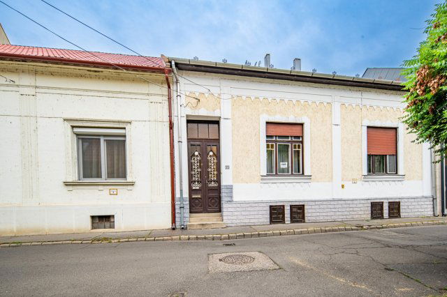 Eladó családi ház, Szolnokon 52.9 M Ft, 4 szobás