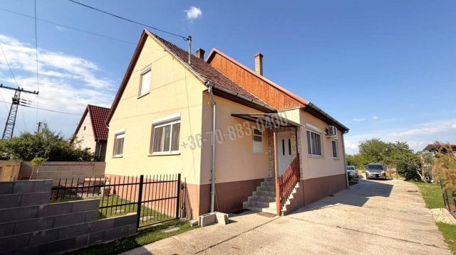 Eladó családi ház, Dabason 84.99 M Ft, 6 szobás