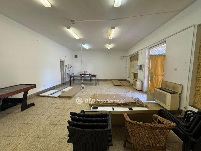 Eladó családi ház, Hosszúpályin 25.999 M Ft, 4 szobás