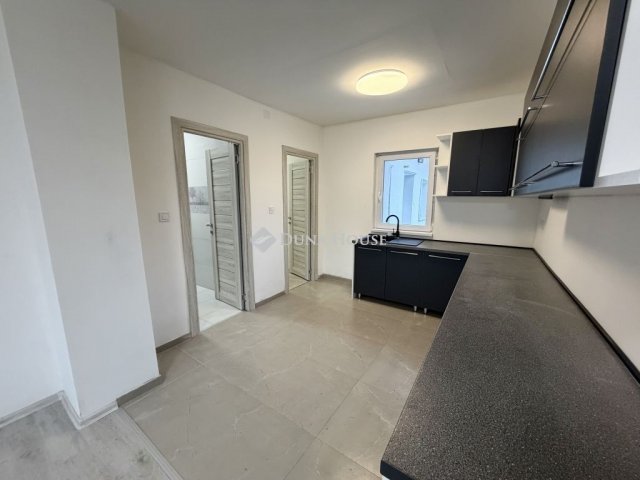 Eladó családi ház, Előszálláson 65 M Ft, 3 szobás