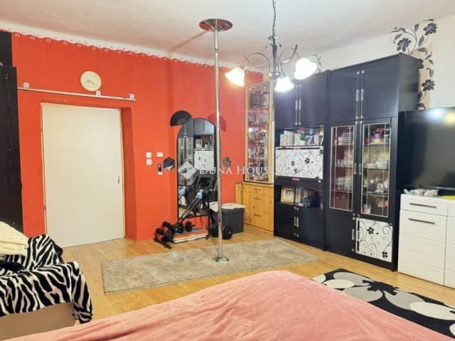 Eladó családi ház, Orosházán 39.9 M Ft, 3 szobás