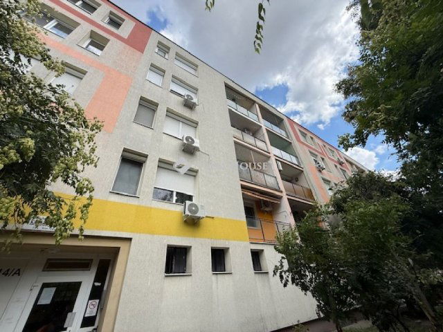 Eladó téglalakás, XVIII. kerületben, Kézműves utcában