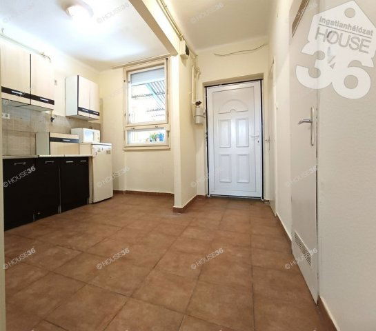 Eladó téglalakás, Kecskeméten 35.9 M Ft, 1 szobás